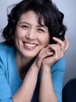 演员张英生活照,镜头之外的生活瞬间