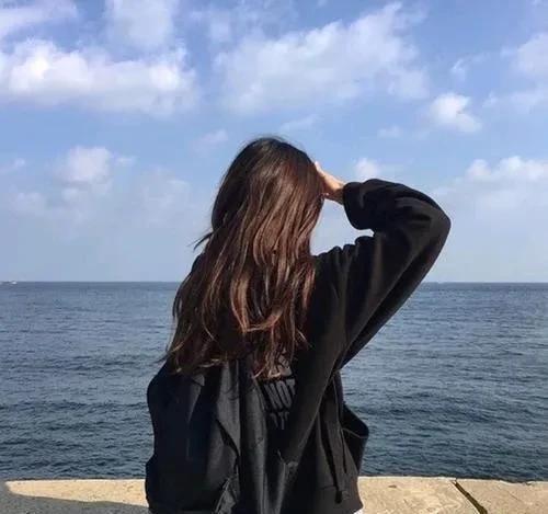 妈妈的照片背影