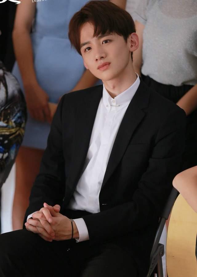 事业型娱乐圈文,事业型娱乐圈的逆袭之路