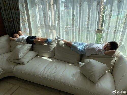 躺沙发照片,捕捉生活瞬间